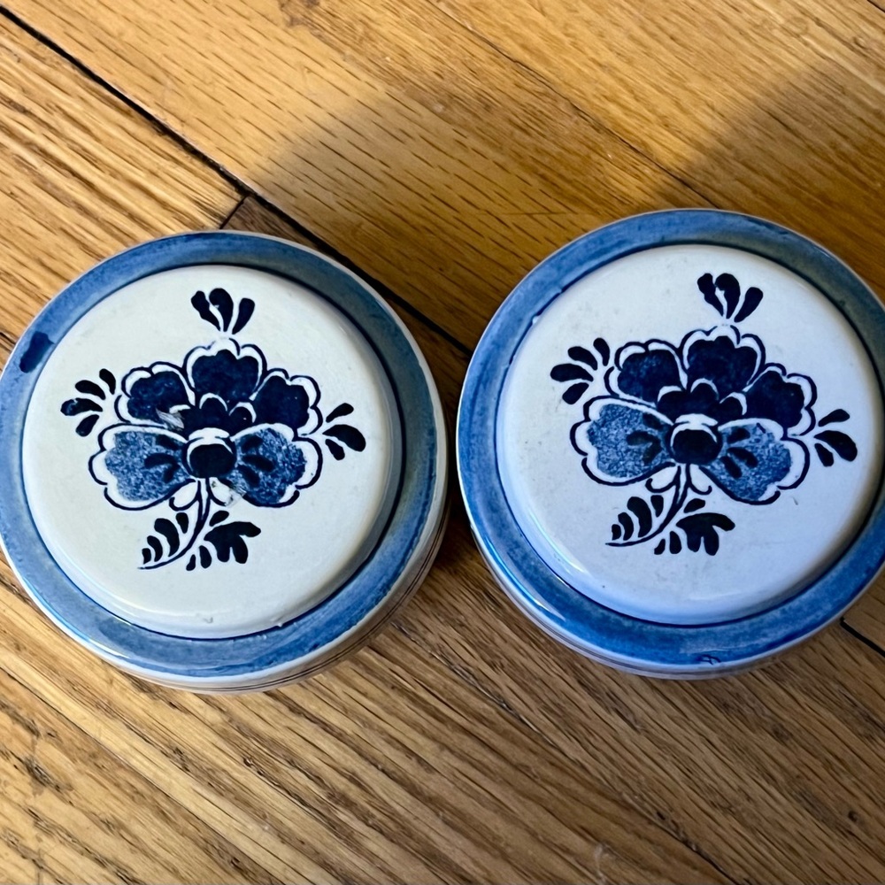 Delft Blue Condiment Set - Picture 5 of 9